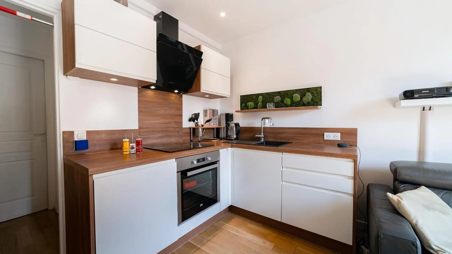 Superb Bright Apartment Paris