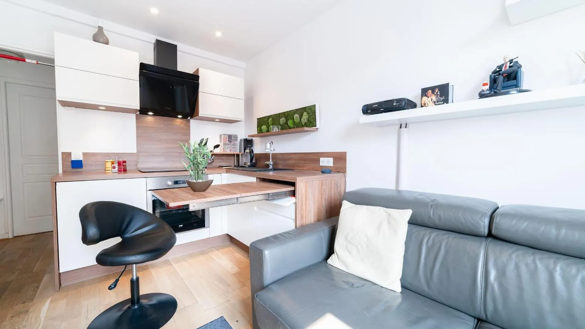 Superb Bright Apartment Paris 0*,  France