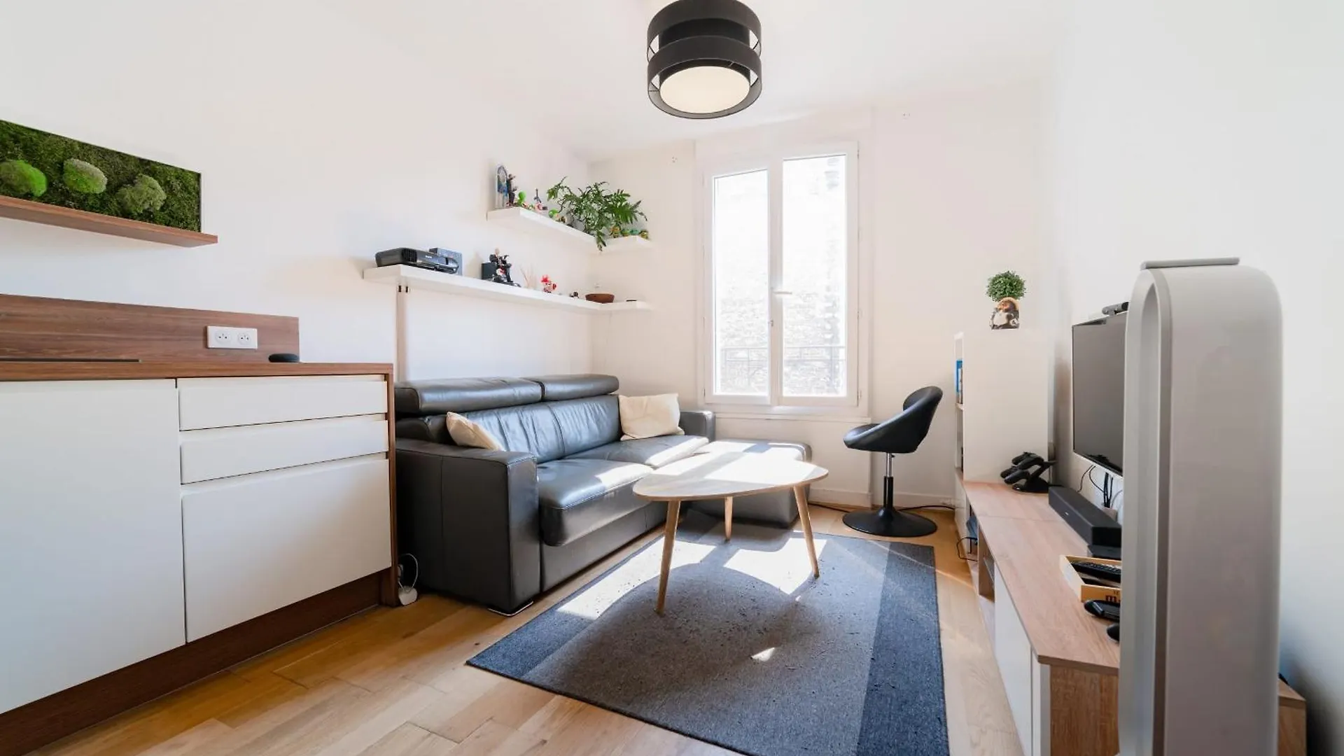 Superb Bright Apartment Paris France